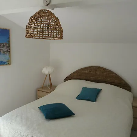 Bleu De Apartment